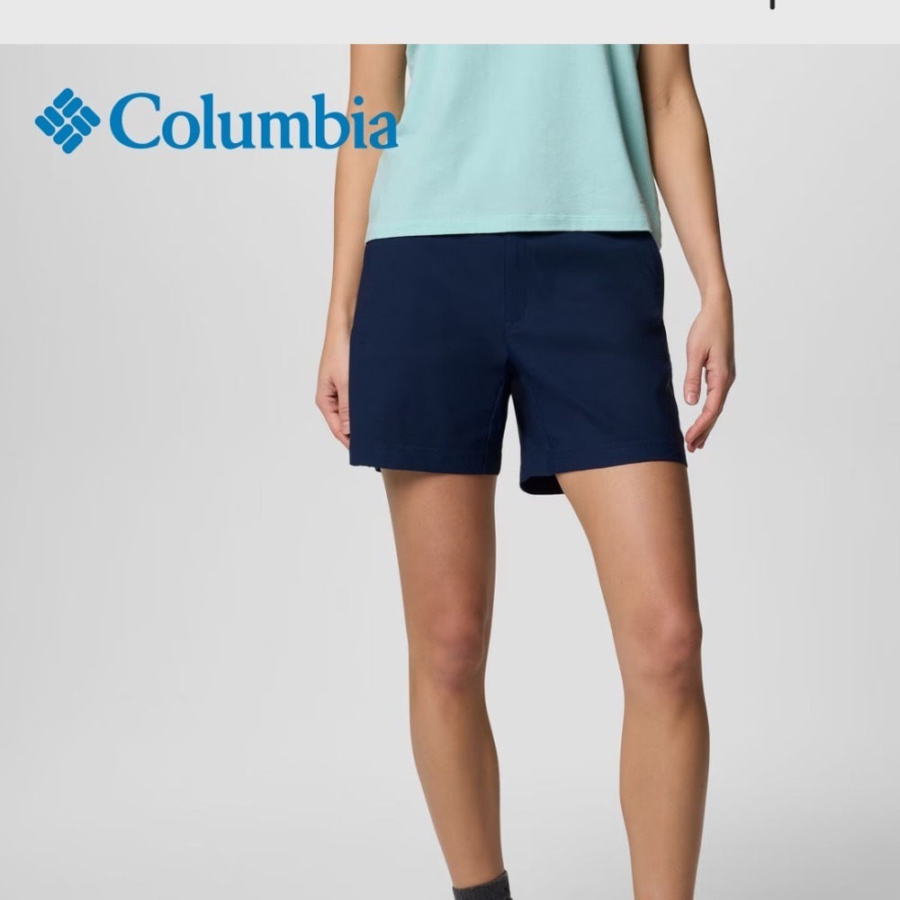 NWT Columbia Size Medium Women's Dark Navy Shorts 7 Inch